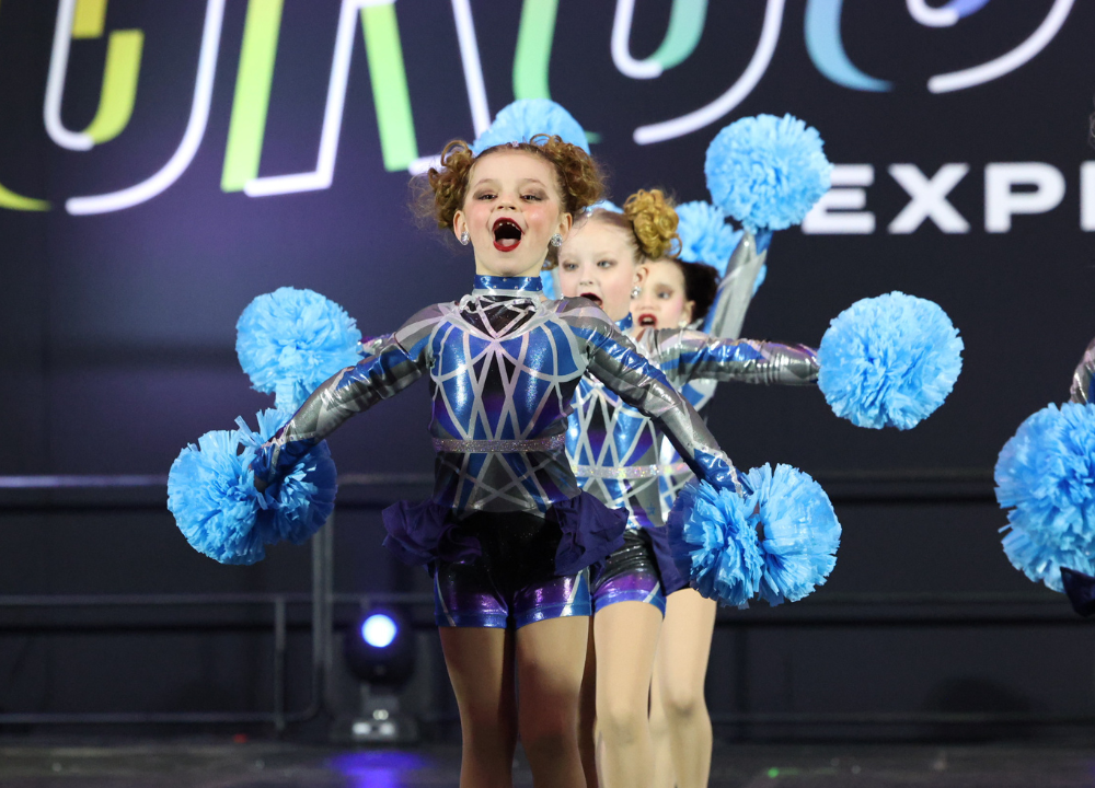 High school cheerleading competition with stunning routines - Nationals 2025