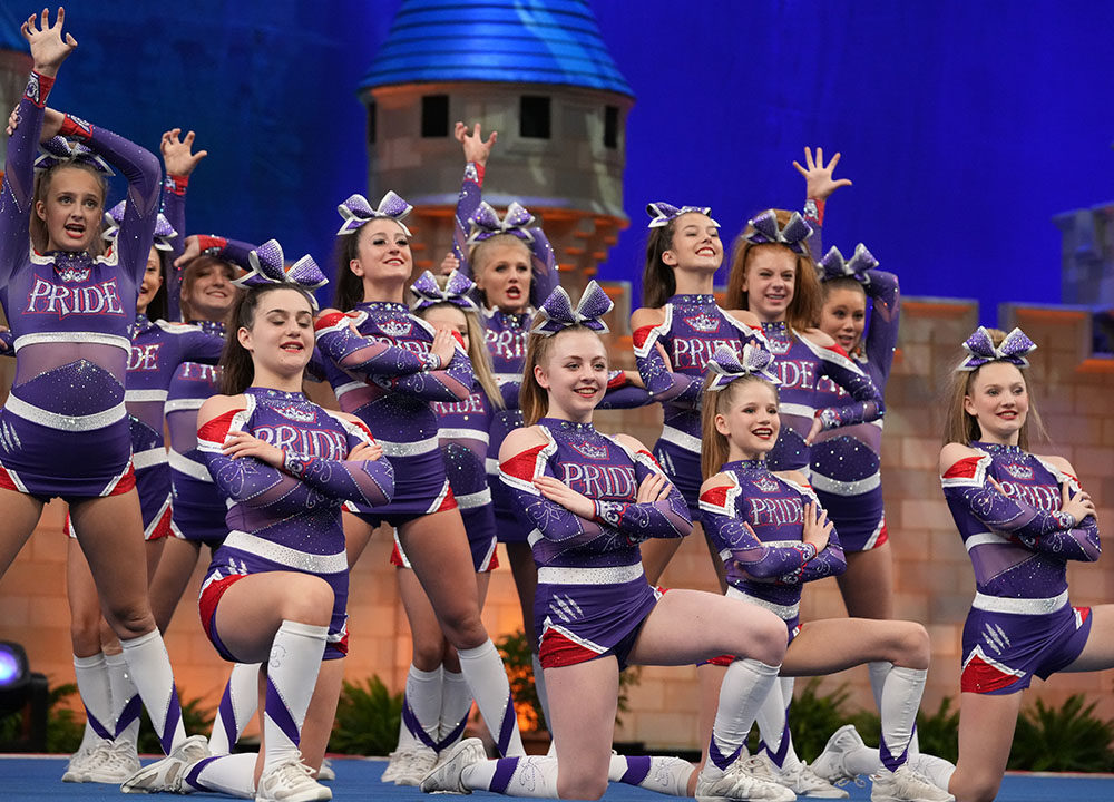 10 REASONS CHEERLEADERS ARE AWESOME